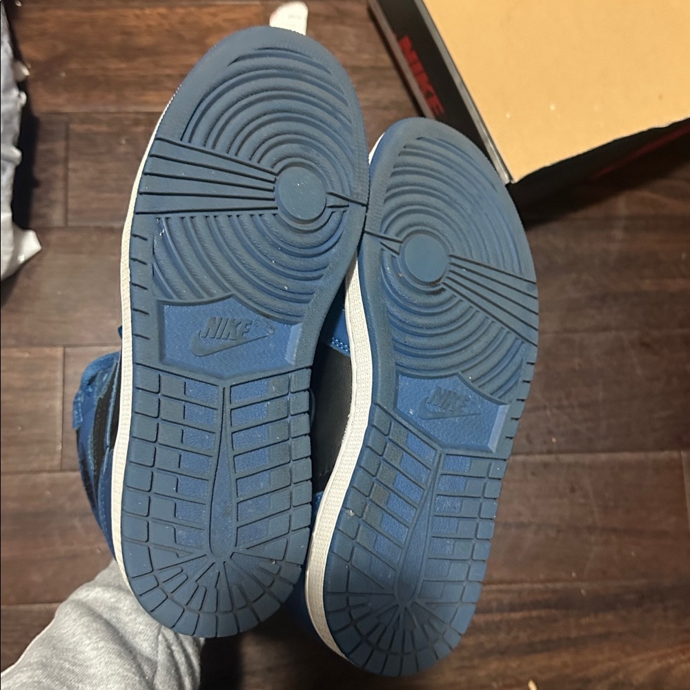 Air Jordan 1 retro high OG - Picture 4 of 6